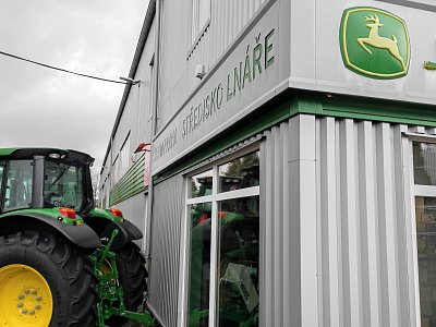 Dílna John Deere Strom as lnáře